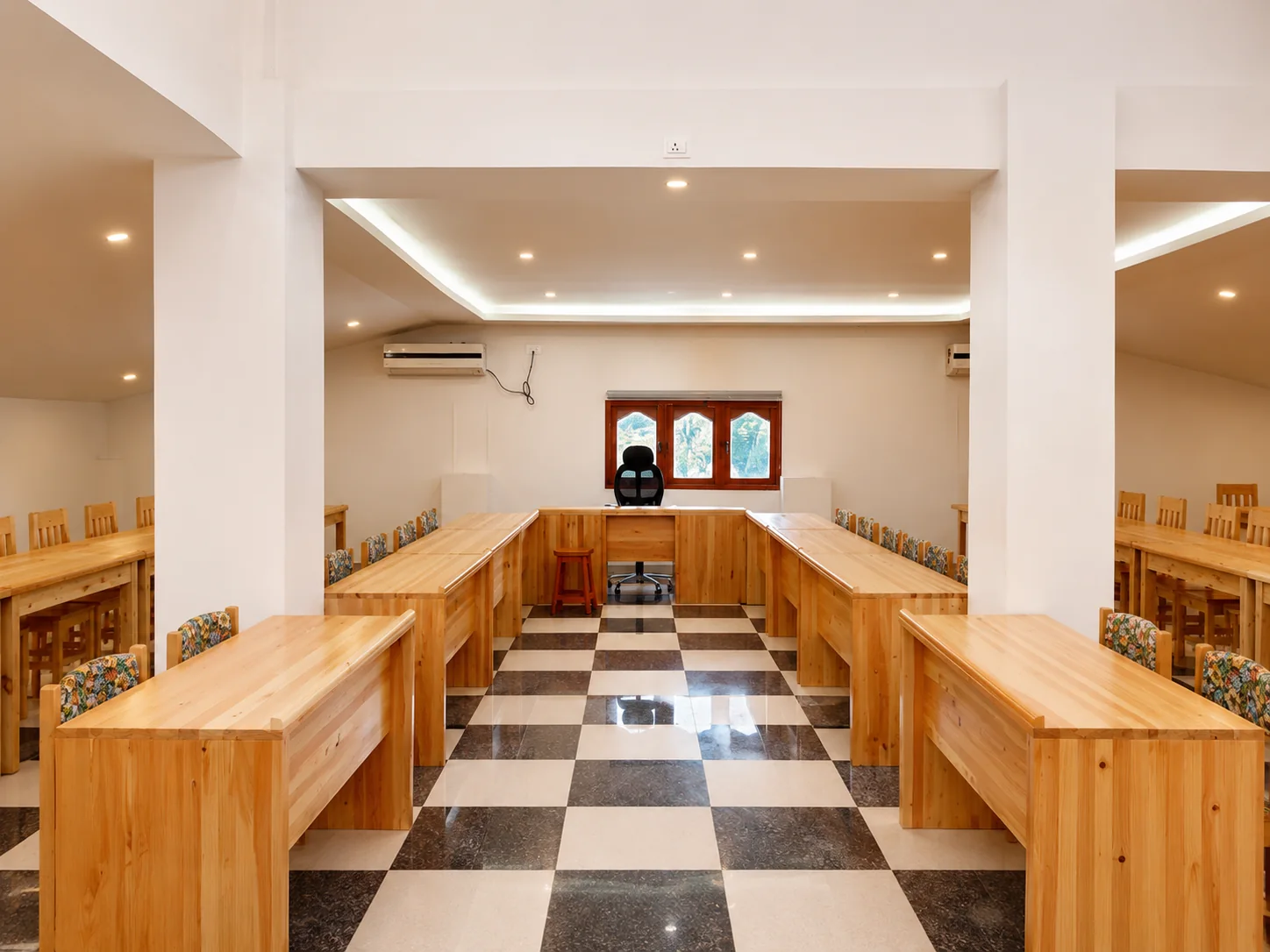 Conference Hall photo 2